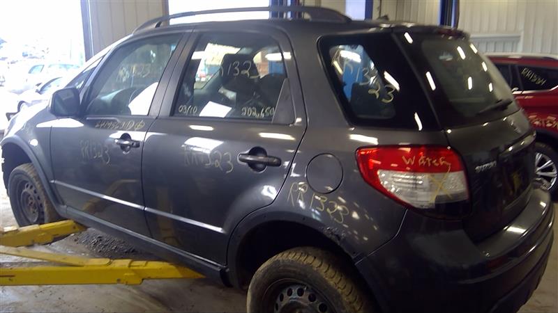 https://f005.backblazeb2.com/file/img-partshotlines-com/Inventory/EC885/Vehicle/18471_04.jpg