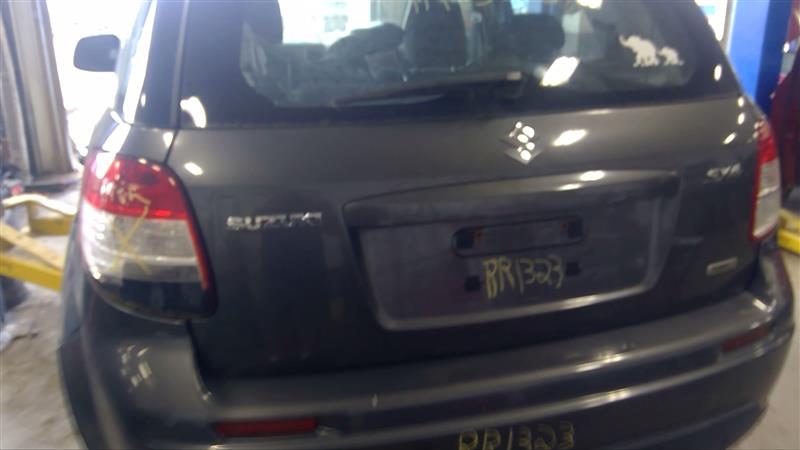 https://f005.backblazeb2.com/file/img-partshotlines-com/Inventory/EC885/Vehicle/18471_06.jpg