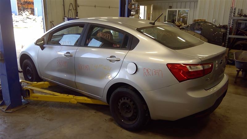 https://f005.backblazeb2.com/file/img-partshotlines-com/Inventory/EC885/Vehicle/18596_10.jpg