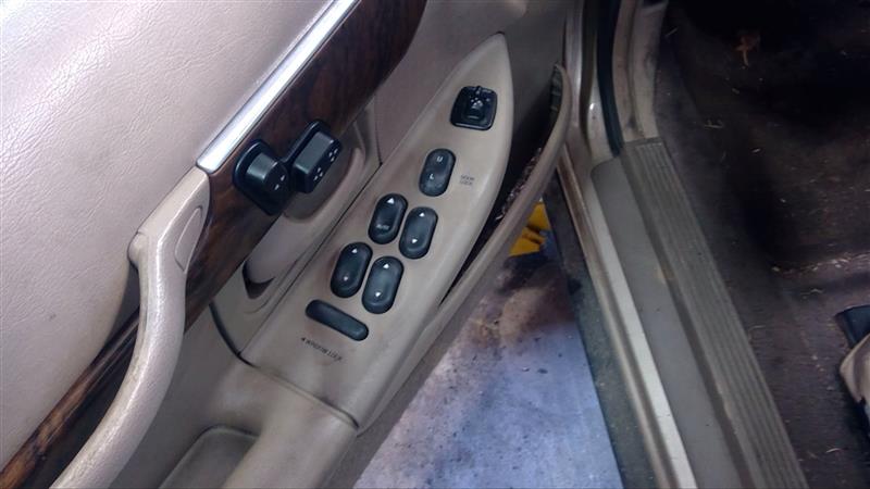 https://f005.backblazeb2.com/file/img-partshotlines-com/Inventory/EC885/Vehicle/18640_12.jpg