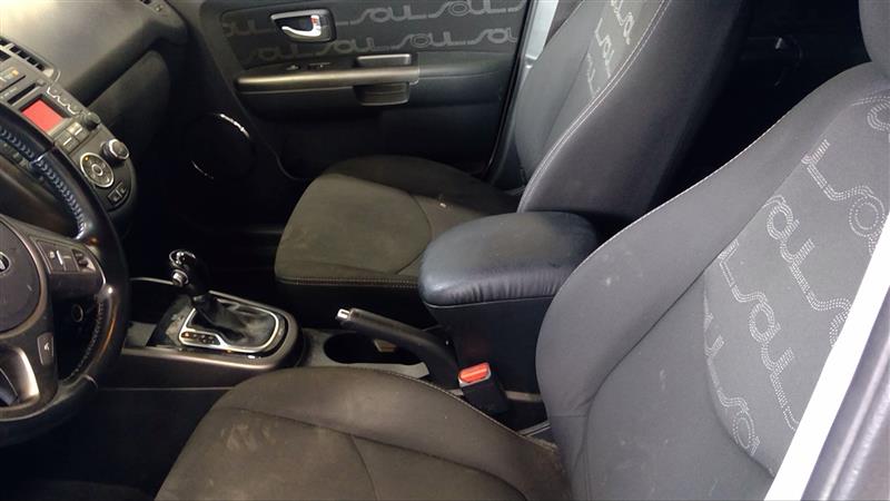 https://f005.backblazeb2.com/file/img-partshotlines-com/Inventory/EC885/Vehicle/18719_08.jpg
