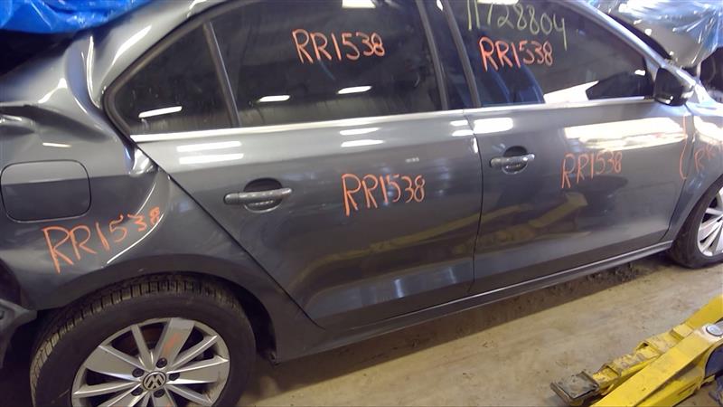 https://f005.backblazeb2.com/file/img-partshotlines-com/Inventory/EC885/Vehicle/18824_11.jpg