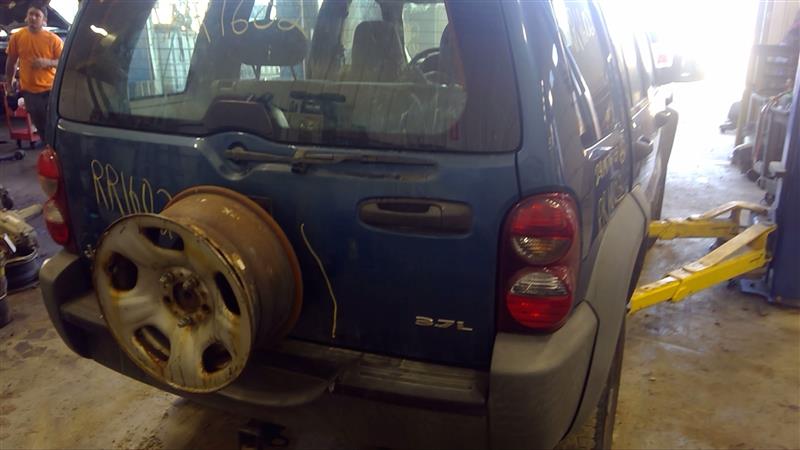 https://f005.backblazeb2.com/file/img-partshotlines-com/Inventory/EC885/Vehicle/18881_09.jpg