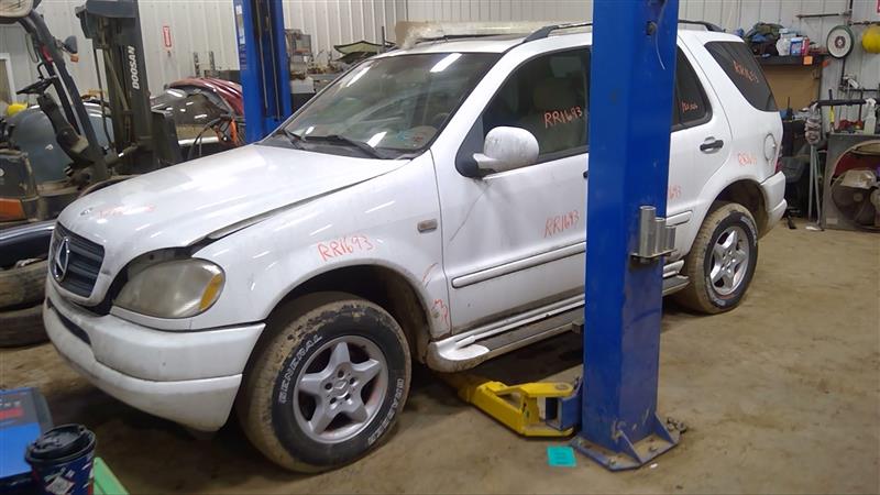 https://f005.backblazeb2.com/file/img-partshotlines-com/Inventory/EC885/Vehicle/19070_09.jpg