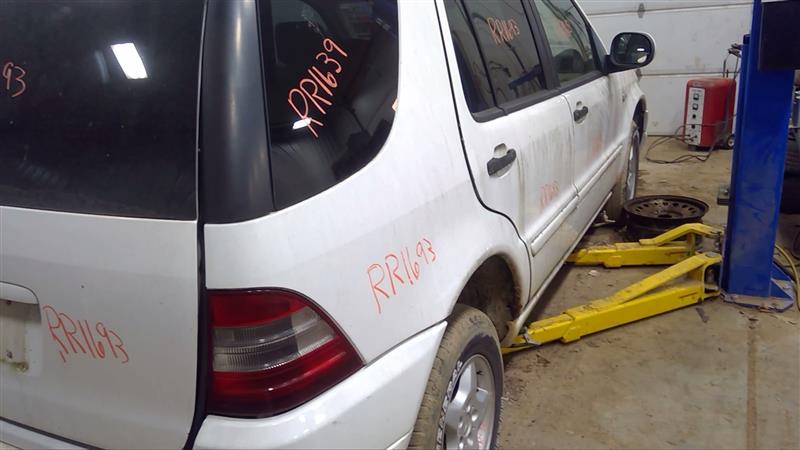 https://f005.backblazeb2.com/file/img-partshotlines-com/Inventory/EC885/Vehicle/19070_10.jpg