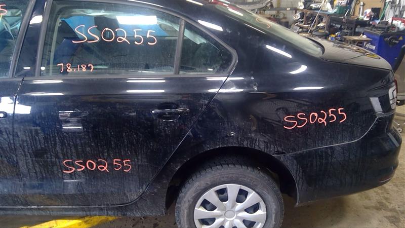 https://f005.backblazeb2.com/file/img-partshotlines-com/Inventory/EC885/Vehicle/19473_11.jpg