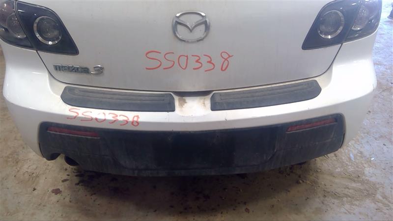https://f005.backblazeb2.com/file/img-partshotlines-com/Inventory/EC885/Vehicle/19579_11.jpg