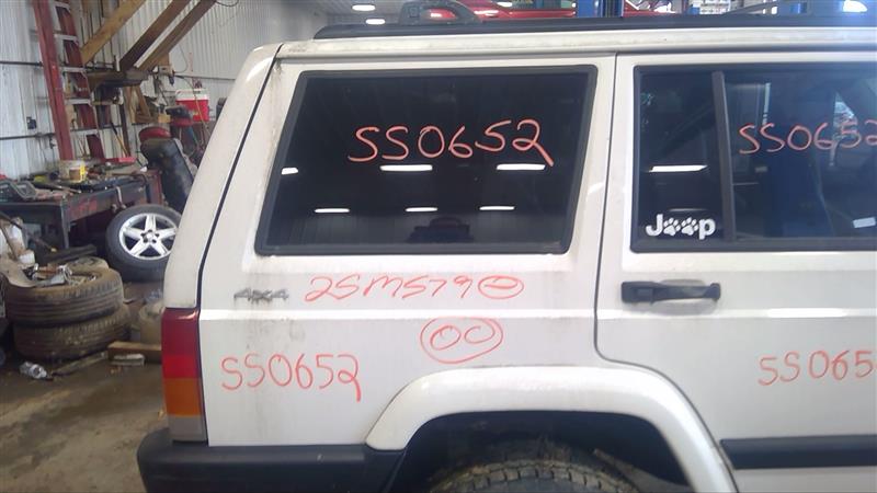 https://f005.backblazeb2.com/file/img-partshotlines-com/Inventory/EC885/Vehicle/19982_12.jpg