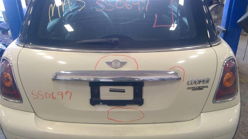 https://f005.backblazeb2.com/file/img-partshotlines-com/Inventory/EC885/Vehicle/20047_11.jpg