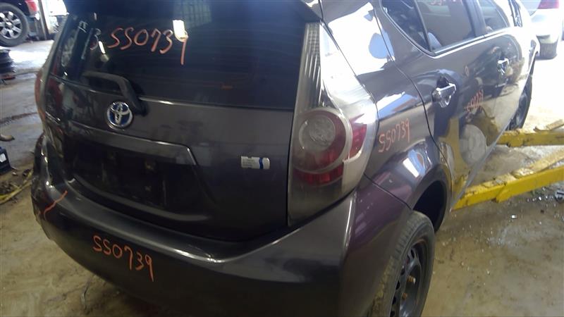 https://f005.backblazeb2.com/file/img-partshotlines-com/Inventory/EC885/Vehicle/20103_12.jpg