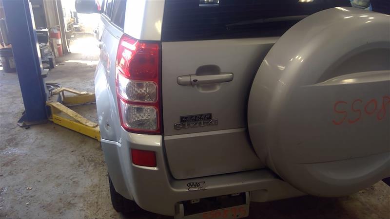 https://f005.backblazeb2.com/file/img-partshotlines-com/Inventory/EC885/Vehicle/20299_12.jpg