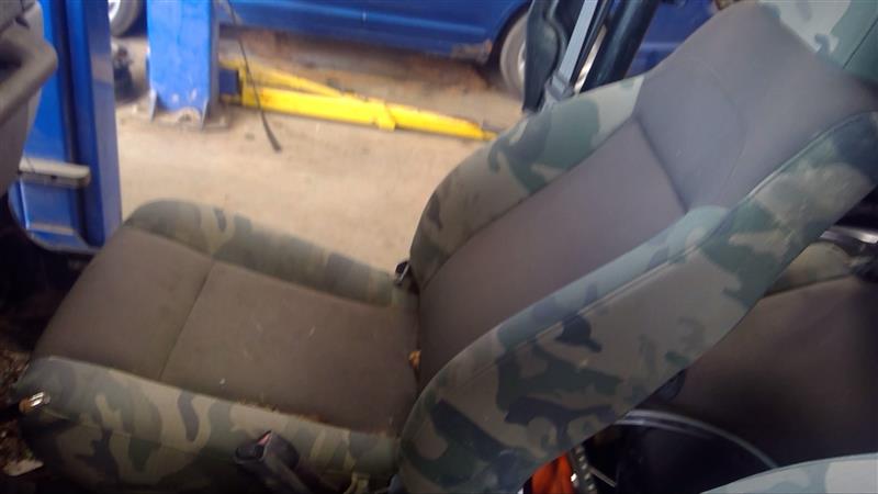https://f005.backblazeb2.com/file/img-partshotlines-com/Inventory/EC885/Vehicle/20327_09.jpg