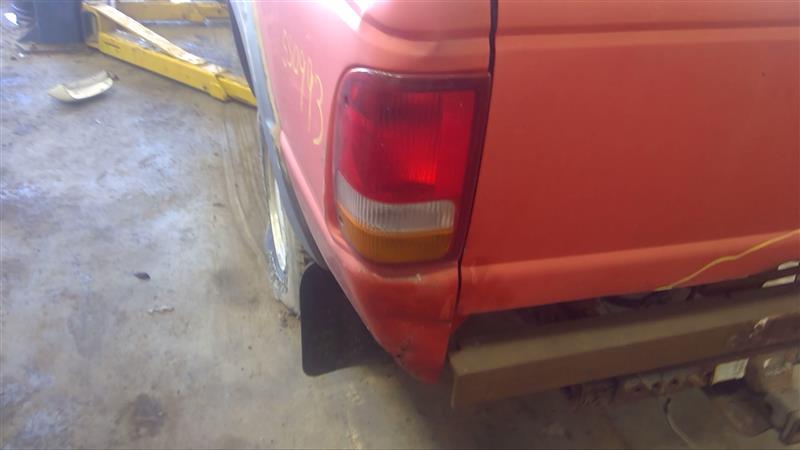 https://f005.backblazeb2.com/file/img-partshotlines-com/Inventory/EC885/Vehicle/20428_09.jpg