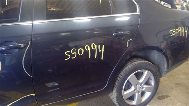 https://f005.backblazeb2.com/file/img-partshotlines-com/Inventory/EC885/Vehicle/20429_08.jpg