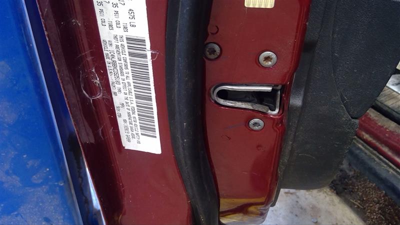 https://f005.backblazeb2.com/file/img-partshotlines-com/Inventory/EC885/Vehicle/20433_12.jpg