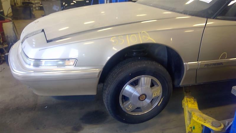 https://f005.backblazeb2.com/file/img-partshotlines-com/Inventory/EC885/Vehicle/20462_05.jpg