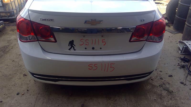 https://f005.backblazeb2.com/file/img-partshotlines-com/Inventory/EC885/Vehicle/20557_08.jpg