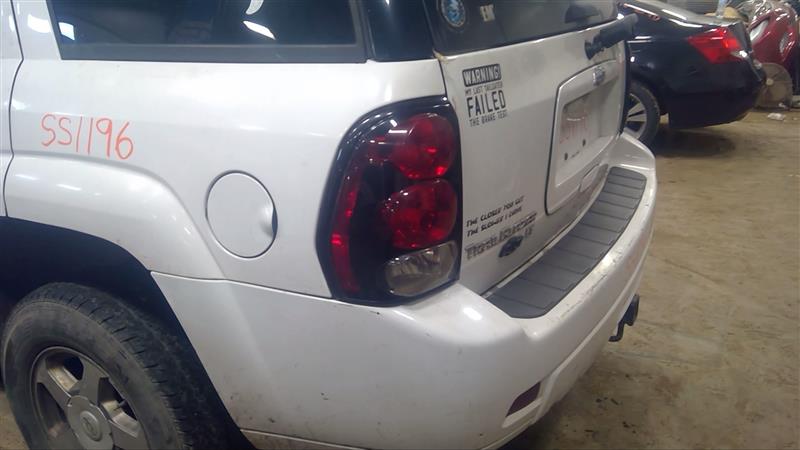 https://f005.backblazeb2.com/file/img-partshotlines-com/Inventory/EC885/Vehicle/20705_11.jpg