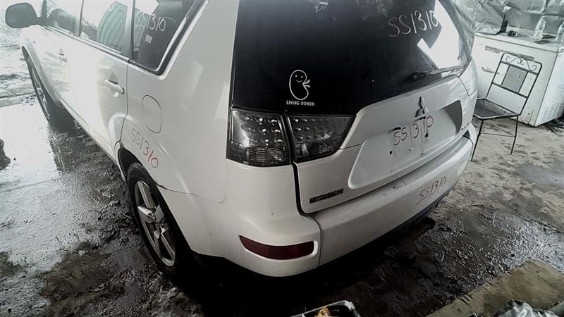 https://f005.backblazeb2.com/file/img-partshotlines-com/Inventory/EC885/Vehicle/20854_10.jpg