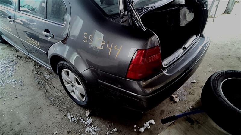 https://f005.backblazeb2.com/file/img-partshotlines-com/Inventory/EC885/Vehicle/20918_08.jpg
