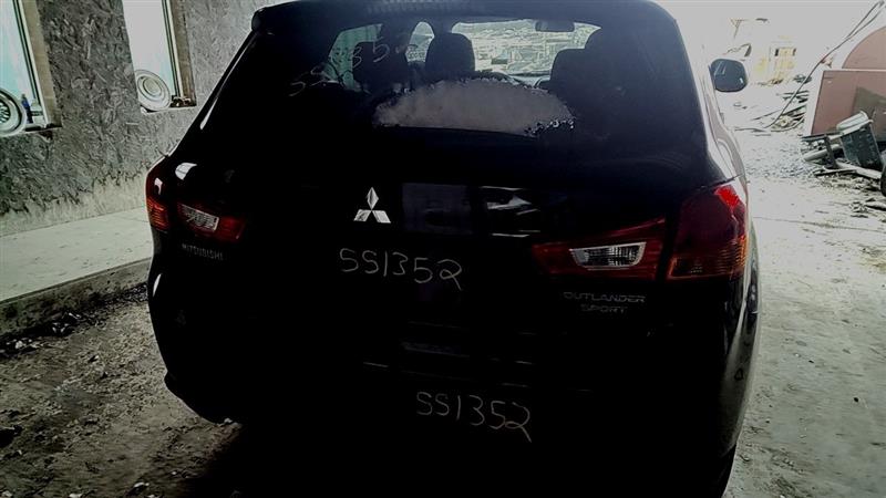 https://f005.backblazeb2.com/file/img-partshotlines-com/Inventory/EC885/Vehicle/20935_12.jpg