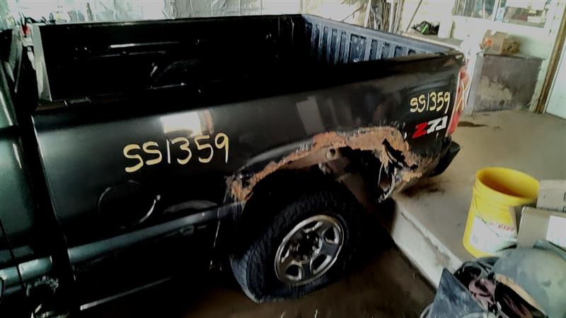 https://f005.backblazeb2.com/file/img-partshotlines-com/Inventory/EC885/Vehicle/20945_11.jpg