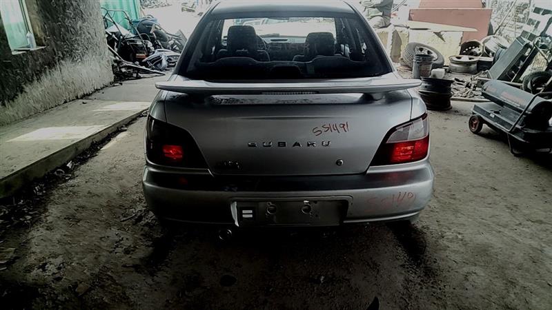 https://f005.backblazeb2.com/file/img-partshotlines-com/Inventory/EC885/Vehicle/21135_06.jpg