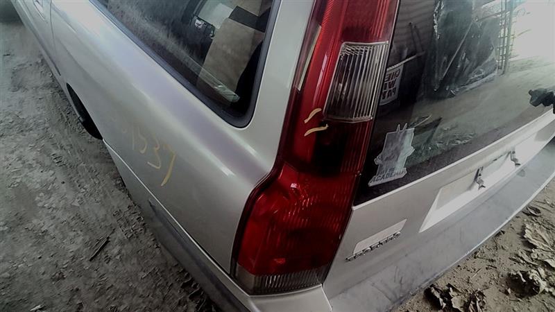 https://f005.backblazeb2.com/file/img-partshotlines-com/Inventory/EC885/Vehicle/21208_12.jpg