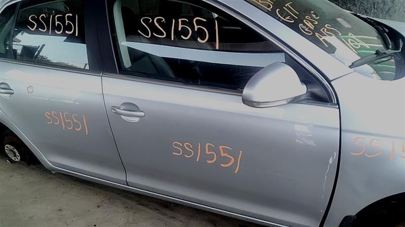 https://f005.backblazeb2.com/file/img-partshotlines-com/Inventory/EC885/Vehicle/21235_07.jpg