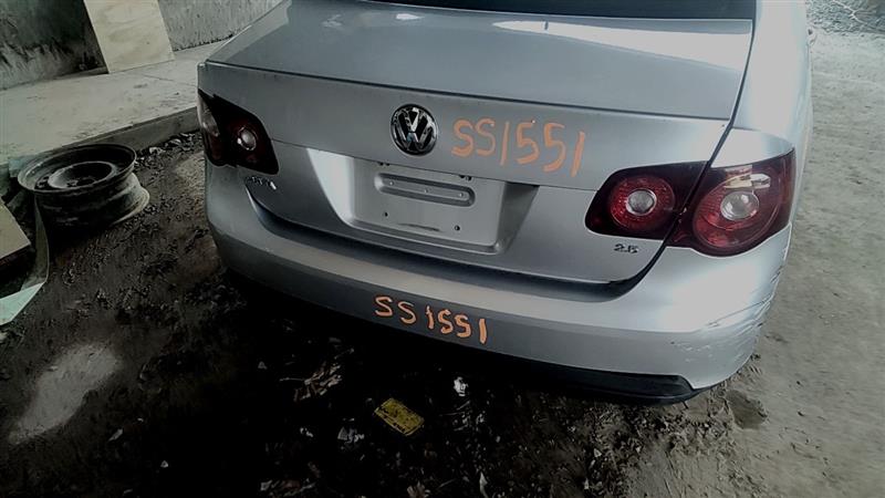https://f005.backblazeb2.com/file/img-partshotlines-com/Inventory/EC885/Vehicle/21235_11.jpg