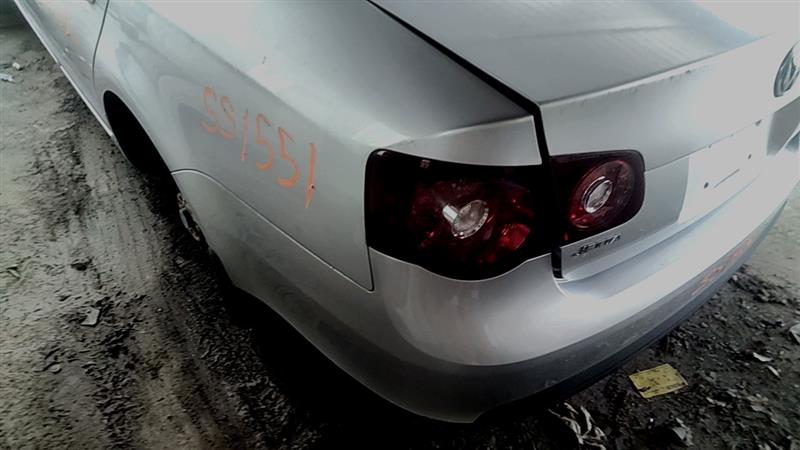 https://f005.backblazeb2.com/file/img-partshotlines-com/Inventory/EC885/Vehicle/21235_12.jpg