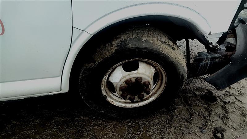 https://f005.backblazeb2.com/file/img-partshotlines-com/Inventory/EC885/Vehicle/21257_10.jpg