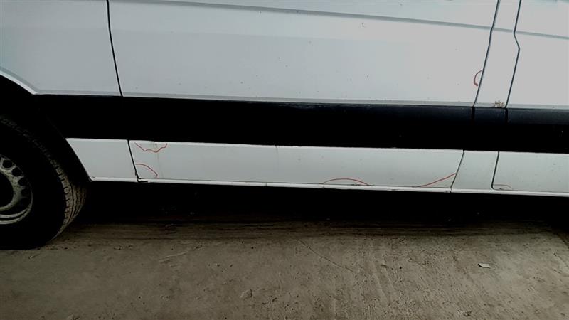 https://f005.backblazeb2.com/file/img-partshotlines-com/Inventory/EC885/Vehicle/21300_11.jpg