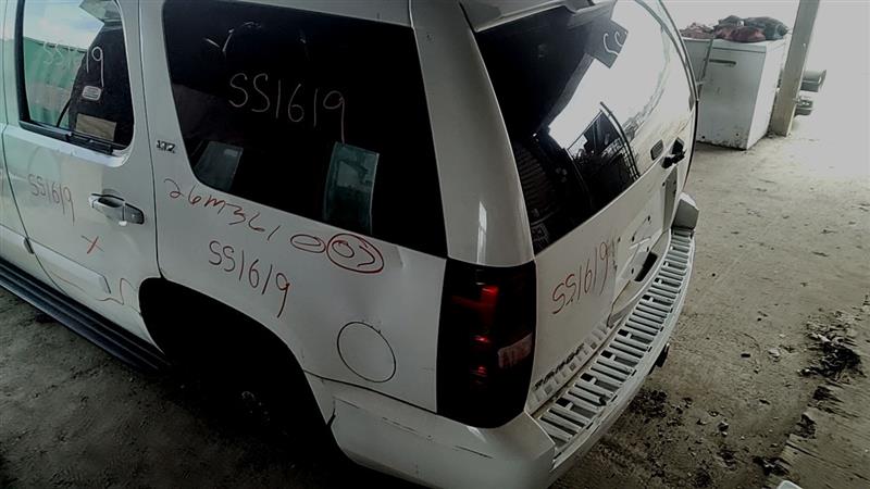 https://f005.backblazeb2.com/file/img-partshotlines-com/Inventory/EC885/Vehicle/21318_10.jpg