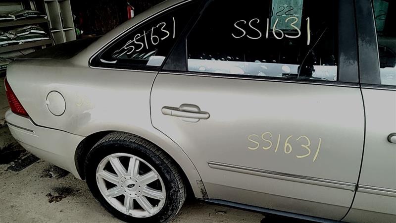 https://f005.backblazeb2.com/file/img-partshotlines-com/Inventory/EC885/Vehicle/21334_09.jpg
