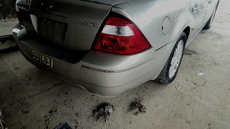 https://f005.backblazeb2.com/file/img-partshotlines-com/Inventory/EC885/Vehicle/21334_10.jpg