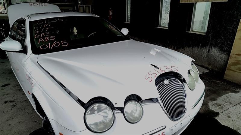 https://f005.backblazeb2.com/file/img-partshotlines-com/Inventory/EC885/Vehicle/21339_07.jpg