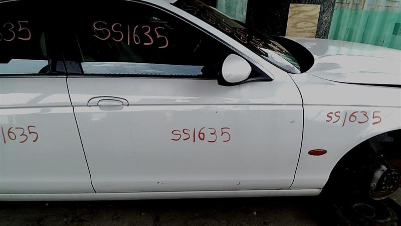 https://f005.backblazeb2.com/file/img-partshotlines-com/Inventory/EC885/Vehicle/21339_09.jpg
