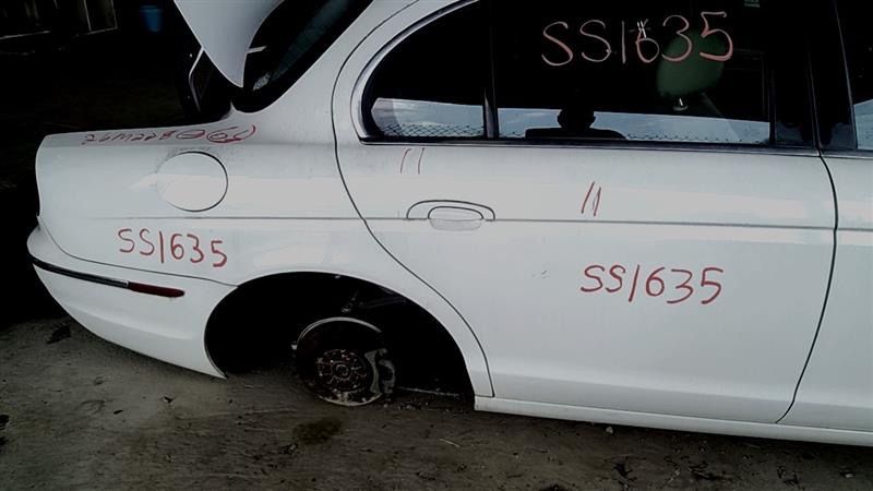https://f005.backblazeb2.com/file/img-partshotlines-com/Inventory/EC885/Vehicle/21339_10.jpg