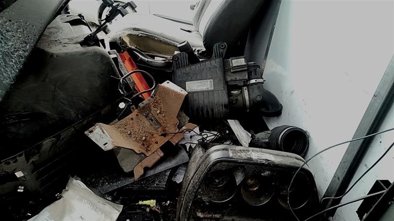 https://f005.backblazeb2.com/file/img-partshotlines-com/Inventory/EC885/Vehicle/21348_12.jpg