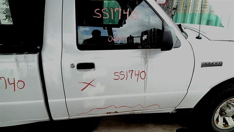 https://f005.backblazeb2.com/file/img-partshotlines-com/Inventory/EC885/Vehicle/21469_07.jpg