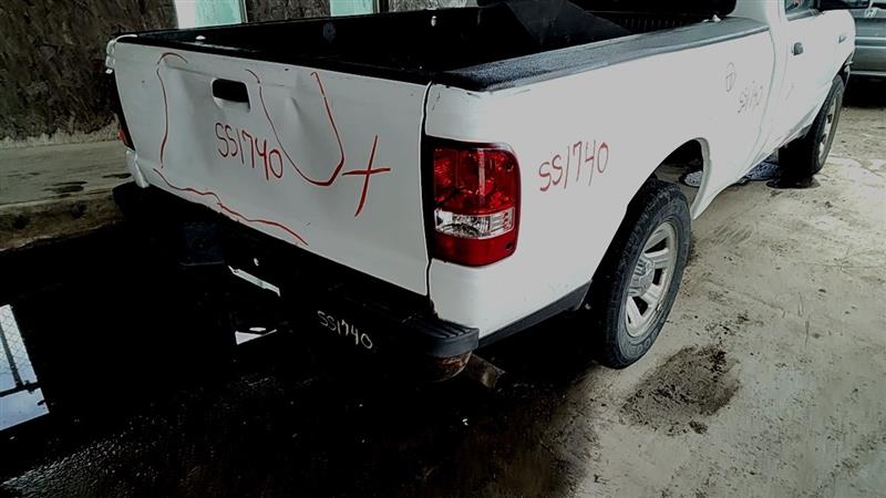 https://f005.backblazeb2.com/file/img-partshotlines-com/Inventory/EC885/Vehicle/21469_11.jpg