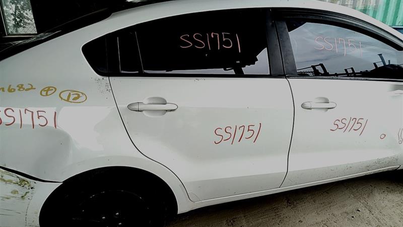 https://f005.backblazeb2.com/file/img-partshotlines-com/Inventory/EC885/Vehicle/21485_08.jpg