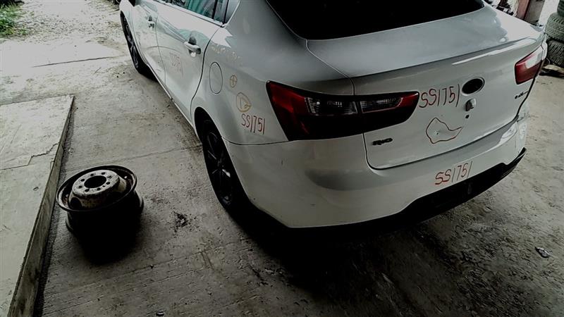 https://f005.backblazeb2.com/file/img-partshotlines-com/Inventory/EC885/Vehicle/21485_12.jpg