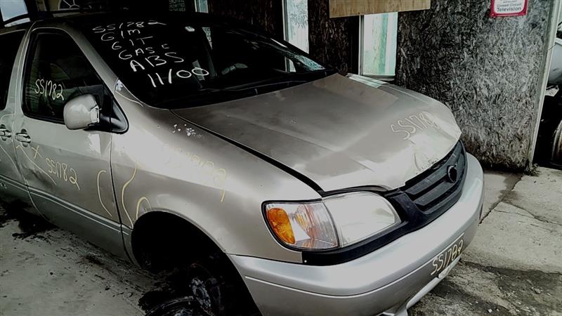 https://f005.backblazeb2.com/file/img-partshotlines-com/Inventory/EC885/Vehicle/21518_05.jpg