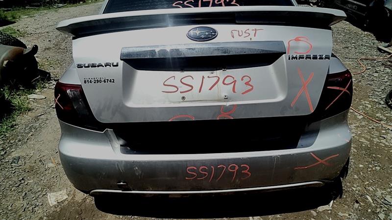https://f005.backblazeb2.com/file/img-partshotlines-com/Inventory/EC885/Vehicle/21533_10.jpg