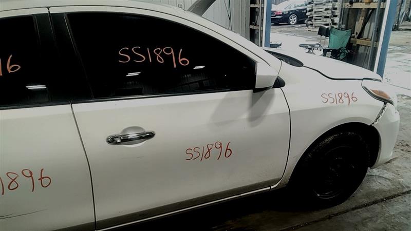 https://f005.backblazeb2.com/file/img-partshotlines-com/Inventory/EC885/Vehicle/21656_09.jpg