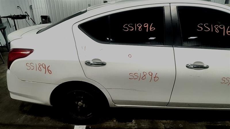 https://f005.backblazeb2.com/file/img-partshotlines-com/Inventory/EC885/Vehicle/21656_10.jpg