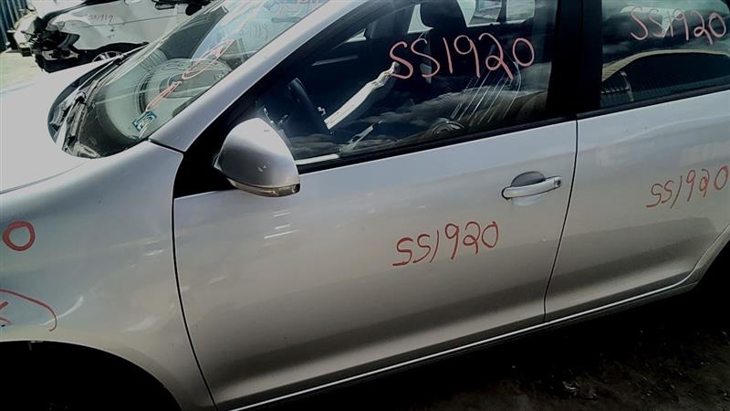 https://f005.backblazeb2.com/file/img-partshotlines-com/Inventory/EC885/Vehicle/21683_06.jpg
