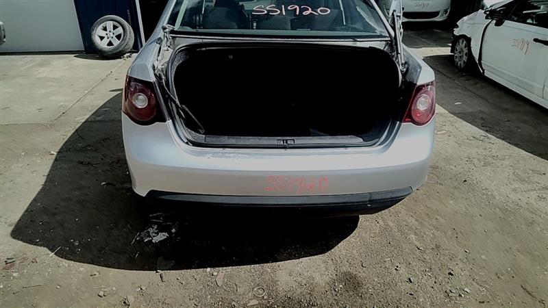 https://f005.backblazeb2.com/file/img-partshotlines-com/Inventory/EC885/Vehicle/21683_09.jpg